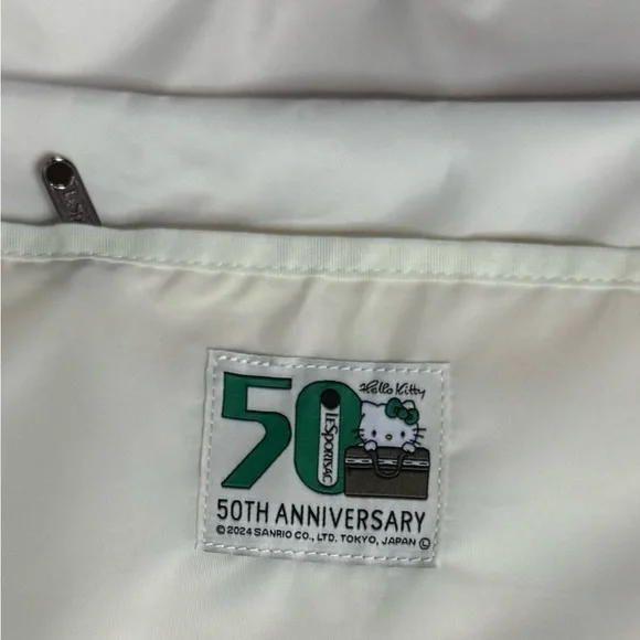 Hello Kitty 50th Anniversary travel organizer Bag - Picture 7 of 8